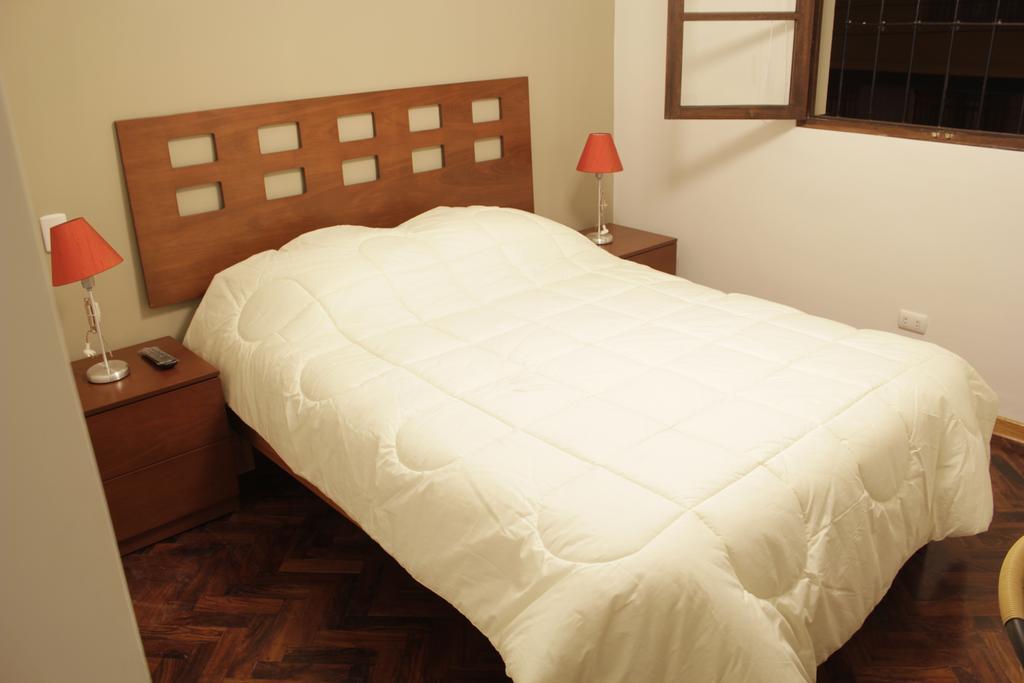 Bed & Breakfast - La Casa De Ceci Lima Exterior photo